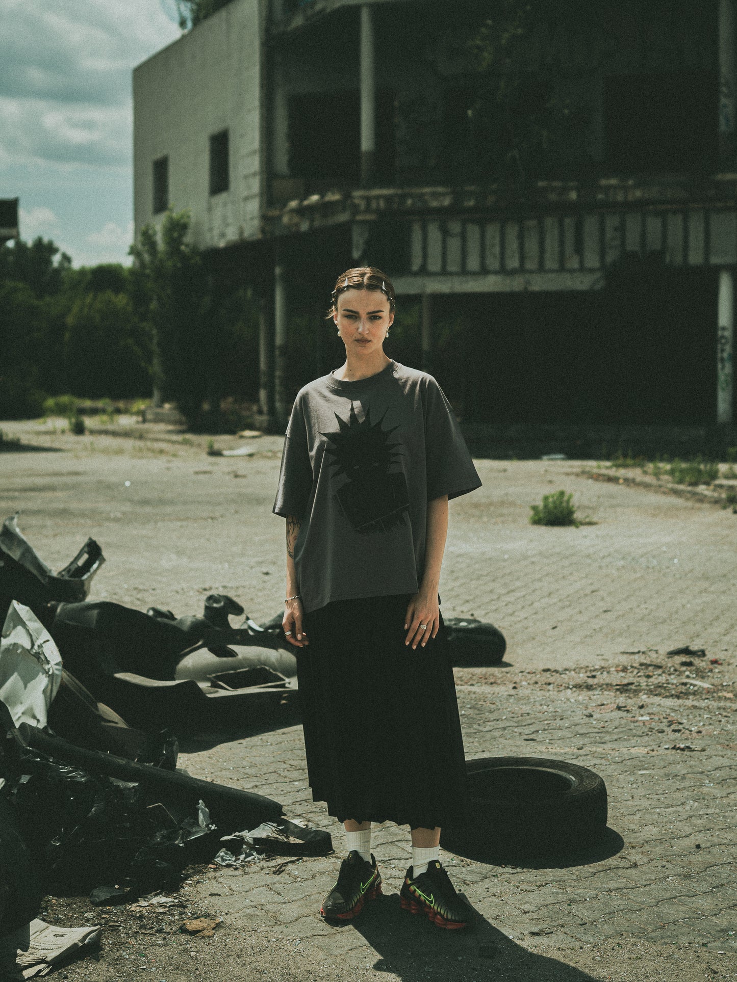 REBEL TEE ANTHRACITE
