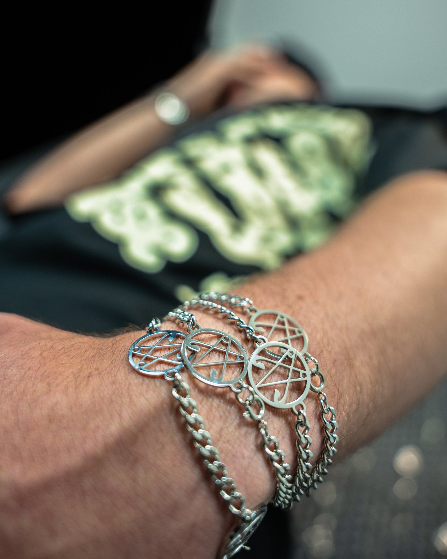 PIN LOGO BRACELET