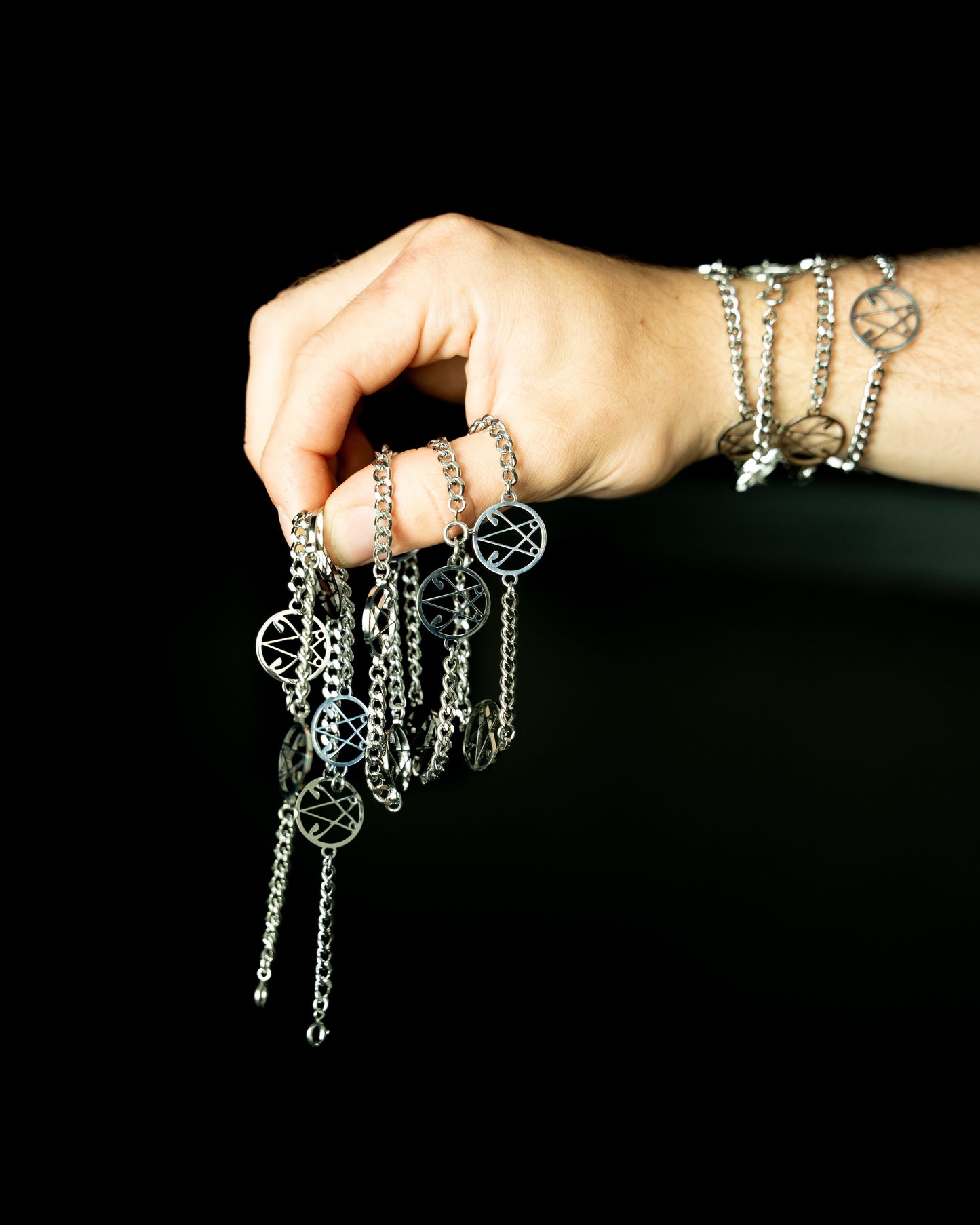 PIN LOGO BRACELET