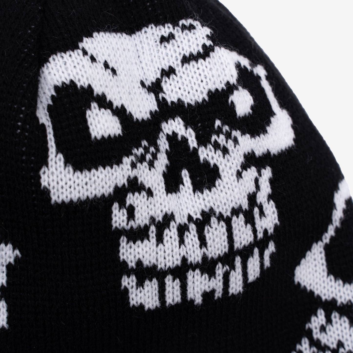 SKULL BLACK BEANIE