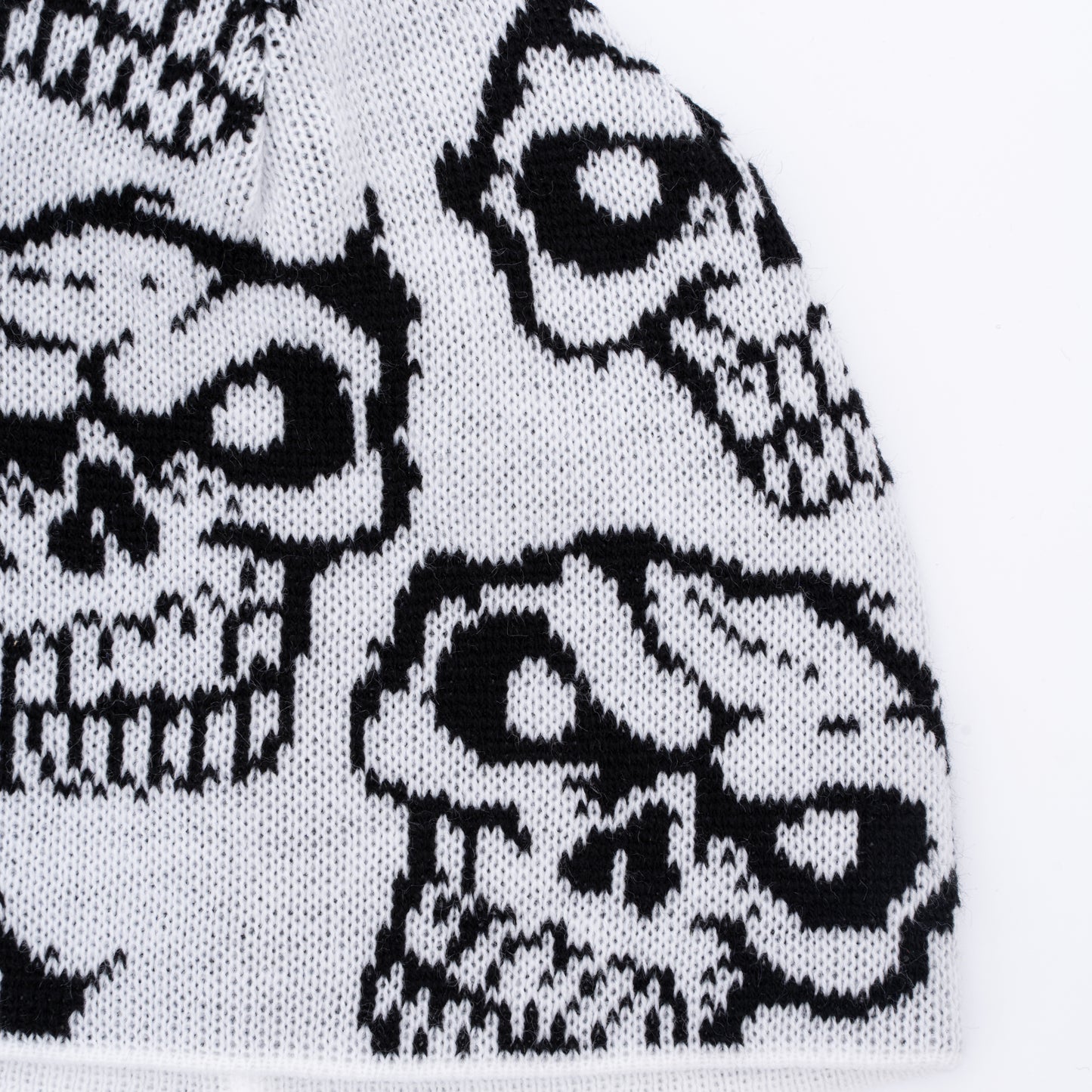 SKULL WHITE BEANIE